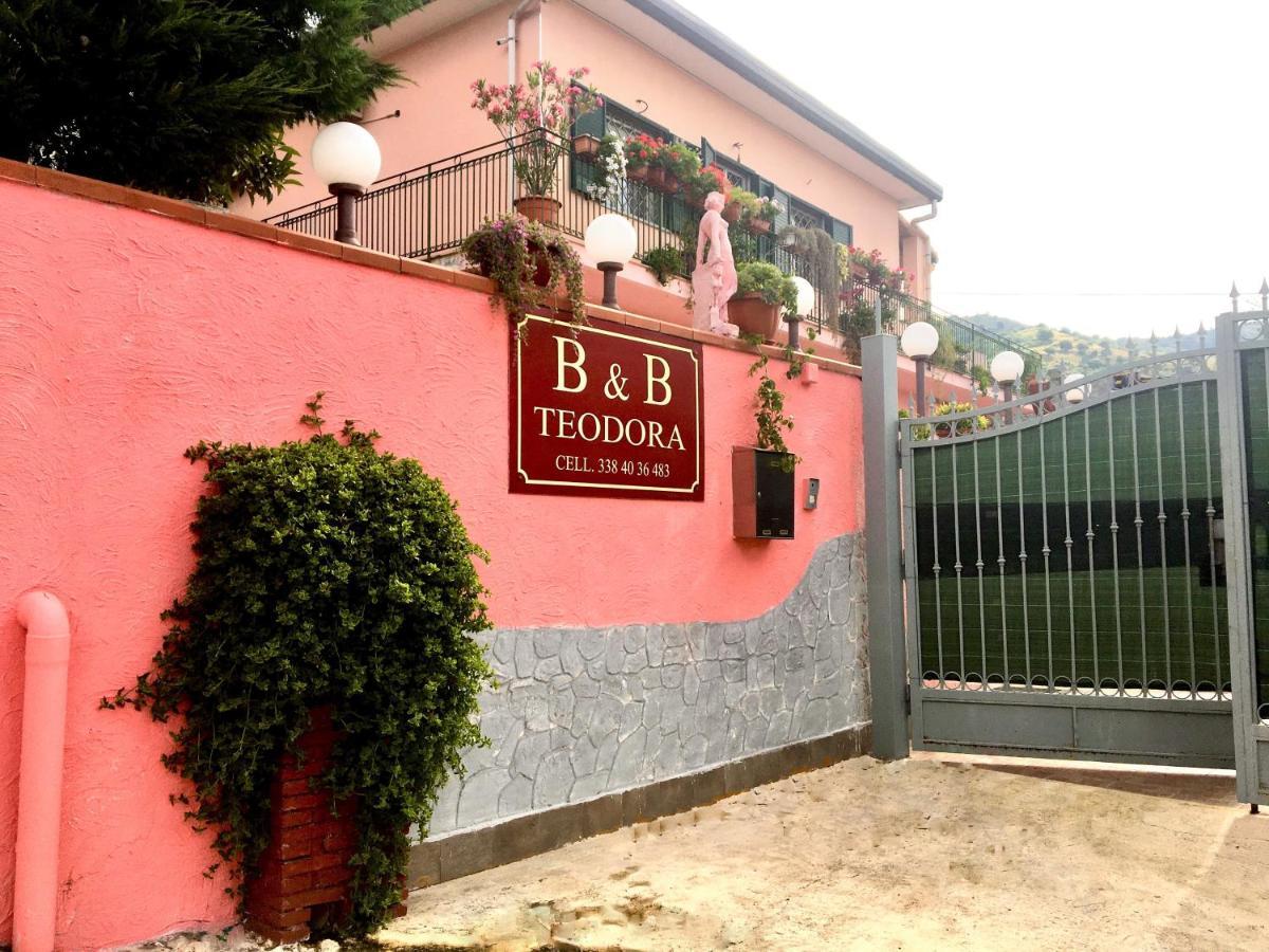 B&B Teodora Gaggi Buitenkant foto
